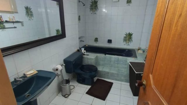 e573a5fa-d114-4695-9454-9f7ce1754706