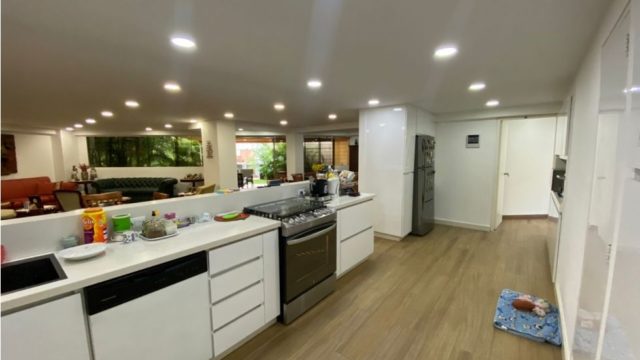 eyJidWNrZXQiOiJzdGF0aWN3Iiwia2V5IjoiaW5tdWVibGVzXC9ncjU2MTc4NzIwMjYwNDAxMDI0MjUyLmpwZyIsImVkaXRzIjp7Im5vcm1hbGlzZSI6dHJ1ZSwicm90YXRlIjowLCJyZXNpemUiOnsid2lkdGgiOjk3OSwiaGVpZ2h0Ijo3NDMsImZpd-1